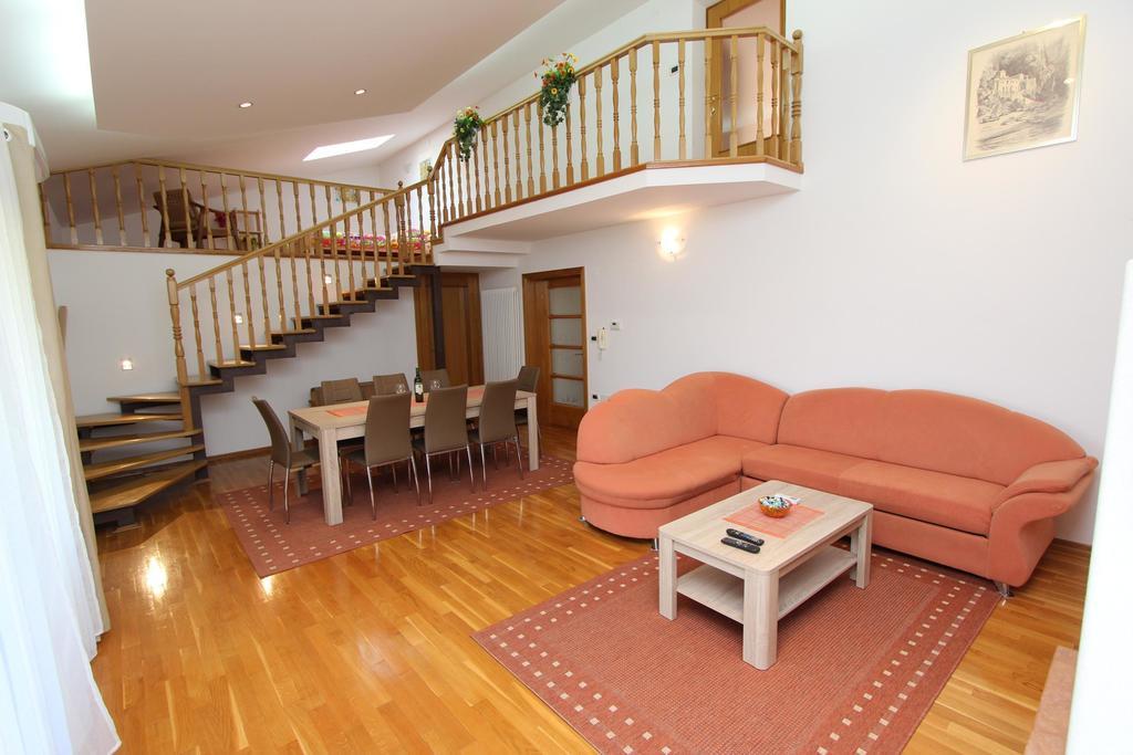 Apartment Villa Nera 普拉 客房 照片