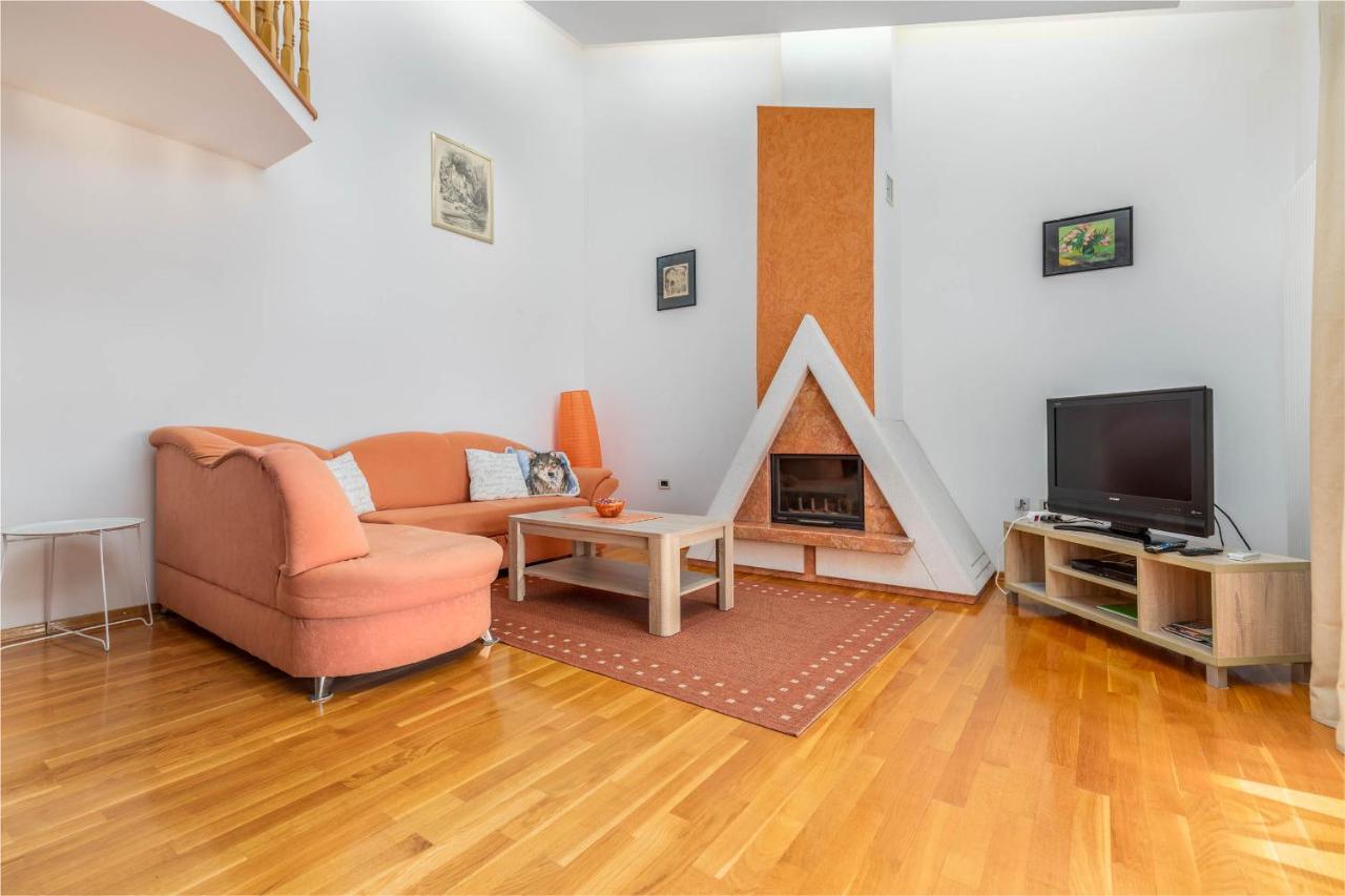 Apartment Villa Nera 普拉 外观 照片
